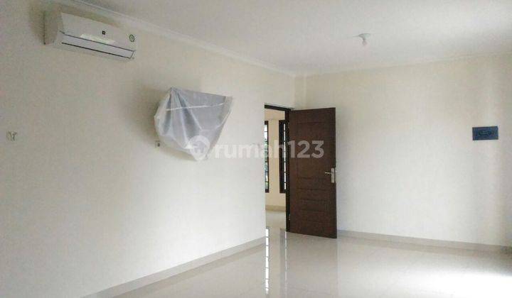 Rumah hook minimalis dlm cluster di taman kencana 2