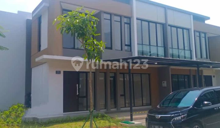 Disewakan Rumah Hoek, Baru Semi Furnish Siap Huni,di Pik 2