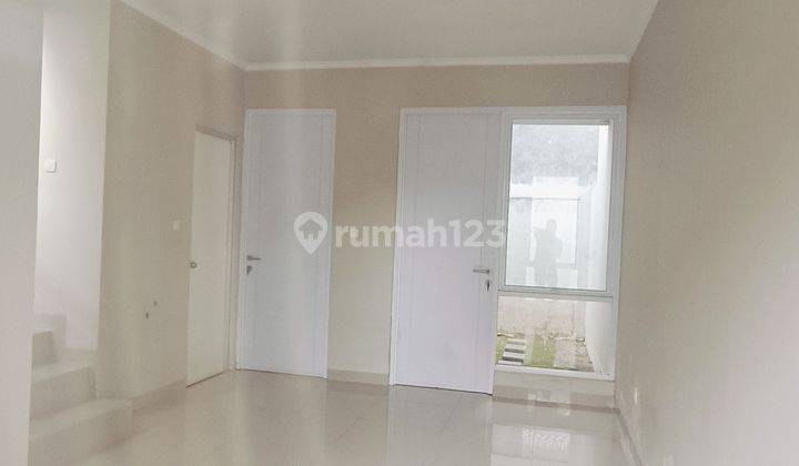 Rumah baru  di Taman Semanan indah  2