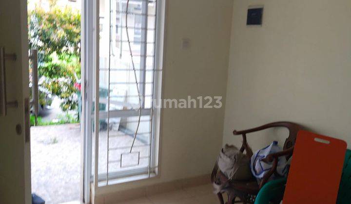 Rumah Semi Furnish di Area Paradise Serpong, Hadap Selatan, Harga Murah 5
