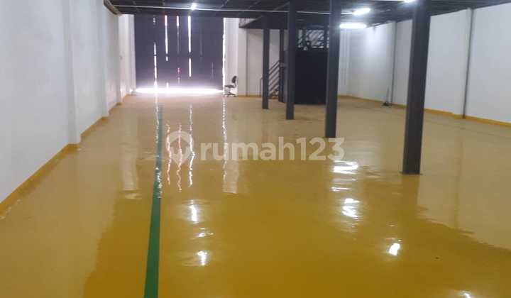 Warehouse for Rent in Prepedan, Flood-Free, Can Accommodate Containers, Close to Toll Access, West Jakarta, Has Goods Lift.