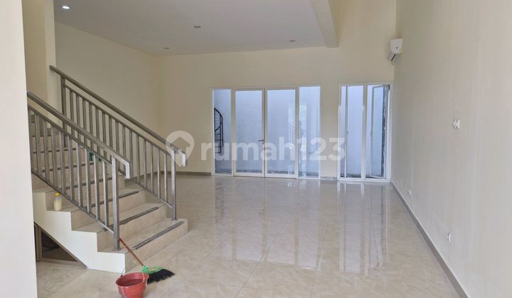 Modern Minimalist House Ready to Occupy 2