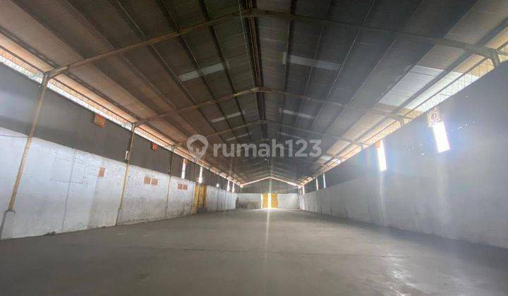 Pabrik Kondisi Bagus, Lokasi Strategis 1