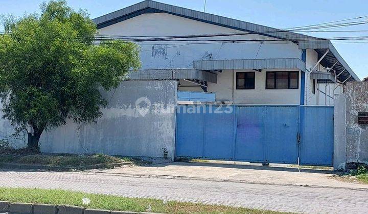 Gudang Loading Dock Siap Pakai Di Margomulyo, Dekat Akses Tol 1