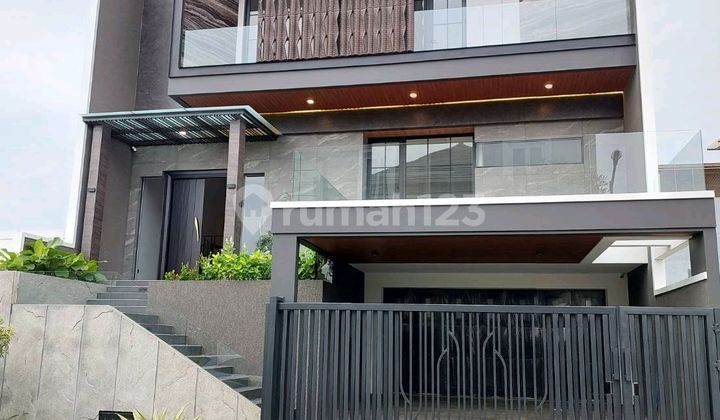 Luxurious 3-Storey House, Near Ciputra University