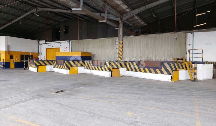 Ready-to-Use Warehouse, Close to Toll Road and Airport