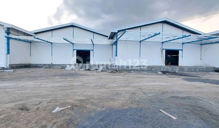 Warehouse Loading Dock, Near Toll Access Warehouse Loading Dock, Near Toll Access