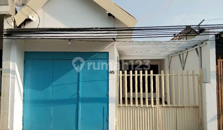 Rumah 1.5 Lantai Pusat Kota Surabaya Rumah 1.5 Lantai Pusat Kota Surabaya