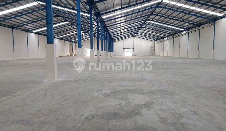 Warehouse Loading Dock, Near Toll Access Warehouse Loading Dock, Near Toll Access