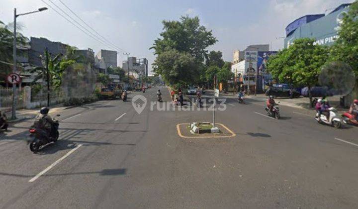 Rumah Lama Di Jalan Kembar Raya Arjuno, Area Komersial Pusat Kota 1