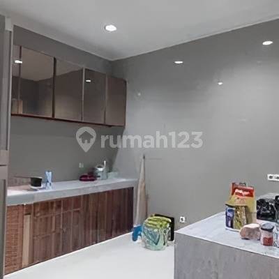 Rumah Minimalis Siap Huni Di Villa Valensia, Dekat Pakuwon Mall 2