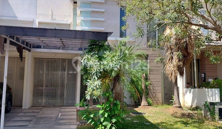 Rumah Minimalis Siap Huni, Dekat Pakuwon Mall