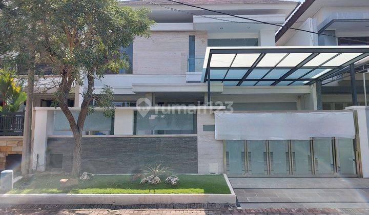 Rumah Mewah Siap Huni, Depan Taman 1