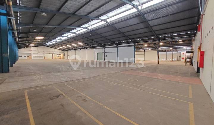 Ready-to-Use Warehouse Near Toll Road and Airport Ready-to-Use Warehouse Near Toll Road and Airport