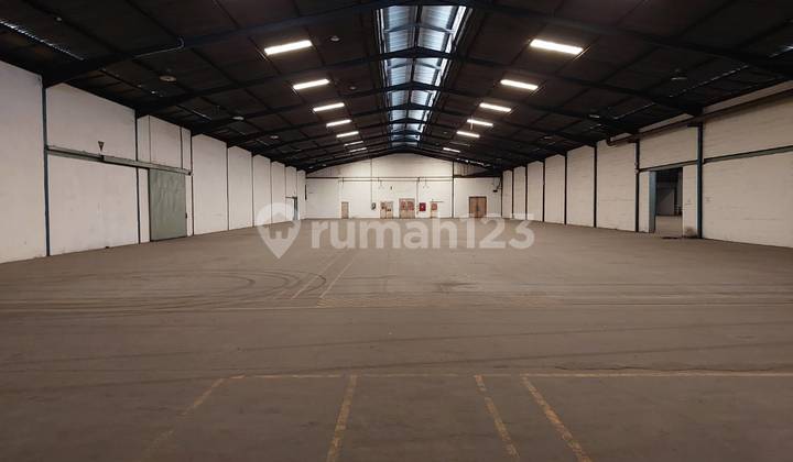 Ready-to-Use Warehouse Near Toll Road and Airport