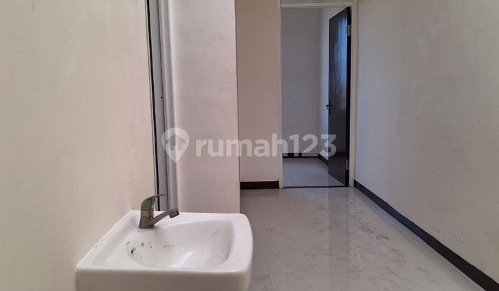 Kutisari Surabaya house near Petra Campus 2