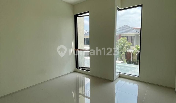 Rumah Greenhill Citraland Utara Surabaya  2