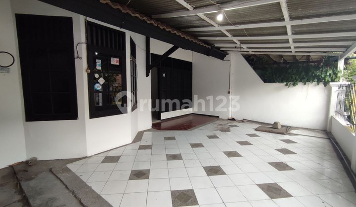 Disewakan Rumah Siwalankerto Permai Gang 1 Surabaya  4