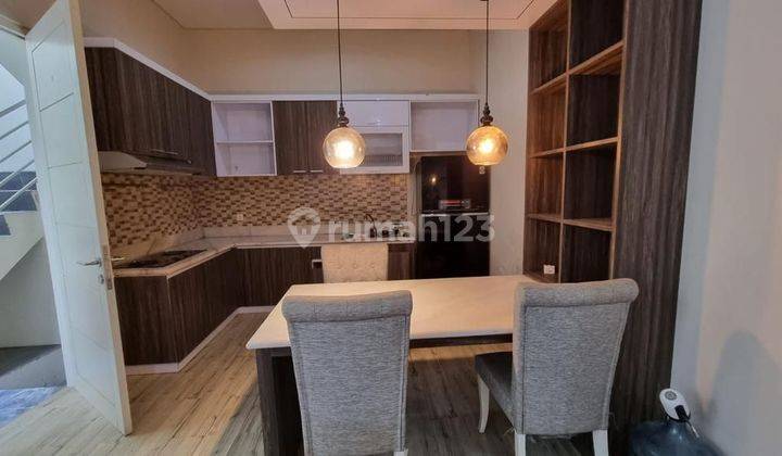 Dijual Rumah Full Furnish Citraland Alam Hijau Surabaya Barat 2