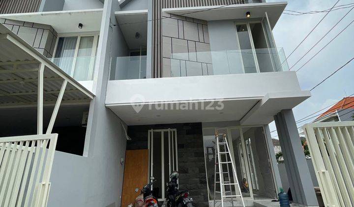 Dijual Rumah Modern Minimalis Manyar Tirtoyoso 1