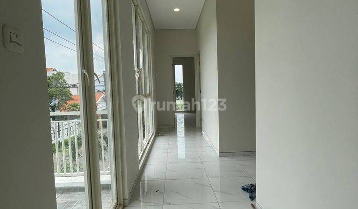 Dijual Rumah Modern Minimalis Manyar Tirtoyoso 2