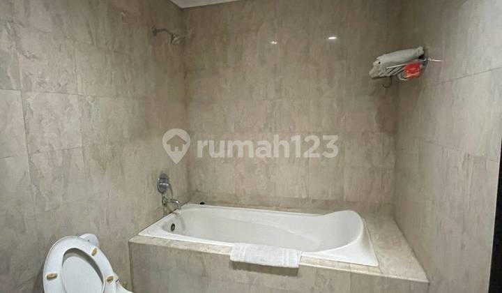 Quick Sale: Hotel and Restaurant in Gayungsari, Surabaya Quick Sale: Hotel and Restaurant in Gayungsari, Surabaya