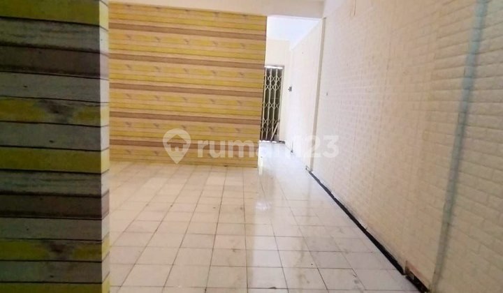 For Rent: Tropodo Center Shop House Sidoarjo, near Juanda Toll Road. For Rent: Tropodo Center Shop House Sidoarjo, near Juanda Toll Road.