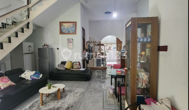 ruang tamu dijual rumah wisma permai surabaya