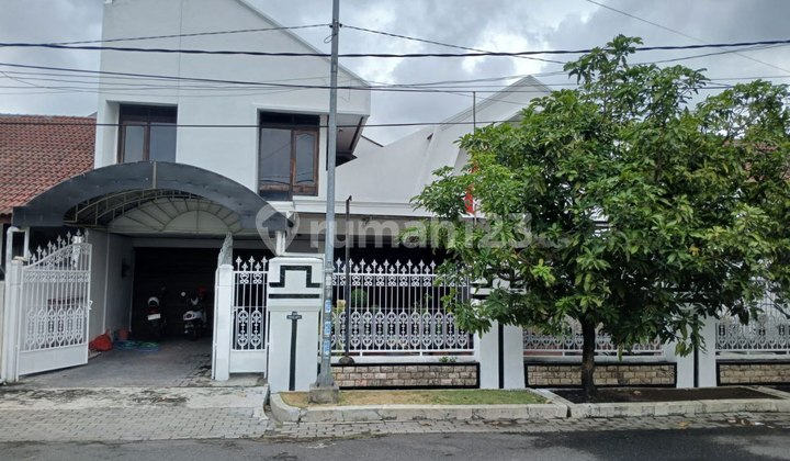 For Sale House in Kertomenanggal Area Surabaya near Cito