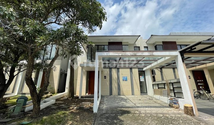 Rumah Greenhill Citraland Utara Surabaya 