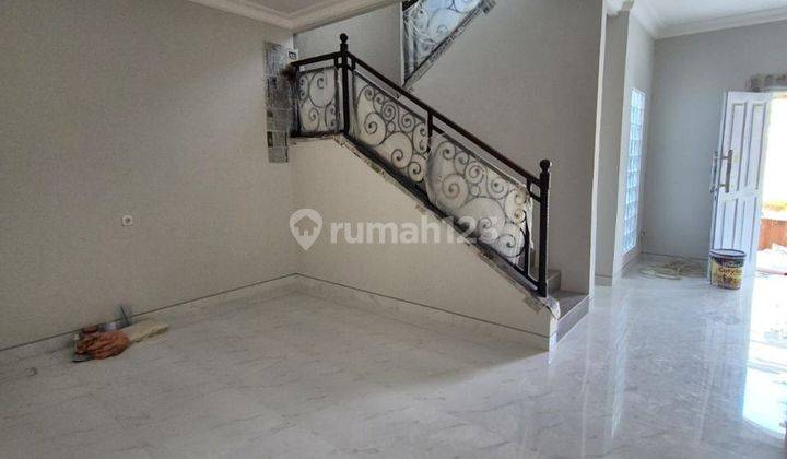 Dijual Rumah Classic Modern Galaxy Royal Palace Surabaya  2