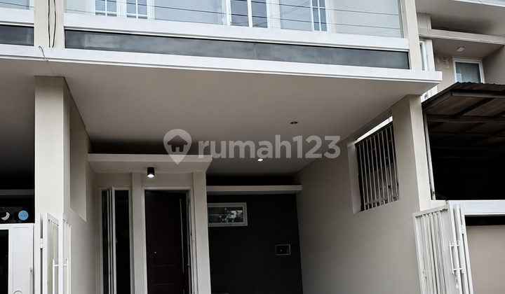 Dijual Rumah Tenggilis Mejoyo Surabaya Dekat Kampus Ubaya