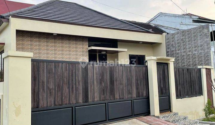 Jual Rumah Mewah Hook Bangunan Baru di Jatiwaringin 14