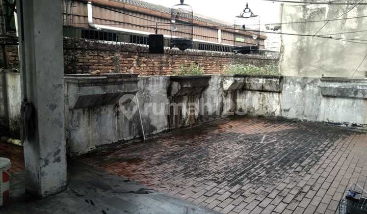 Rumah Tua Luas di Komplek Waringin Permai Jatiwaringin 2