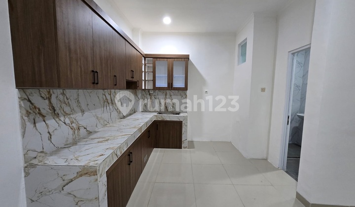 Rumah Bagus Siap Huni Bebas Banjir di Legenda Wisata Cibubur 2