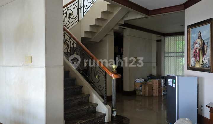 Dijual Rumah Mewah Lokasi Strategis di Jl. Sinabung Semarang 2