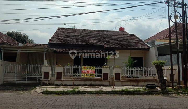 Dijual Rumah Lokasi Strategis Di Jl. Permata Biru Semarang 1