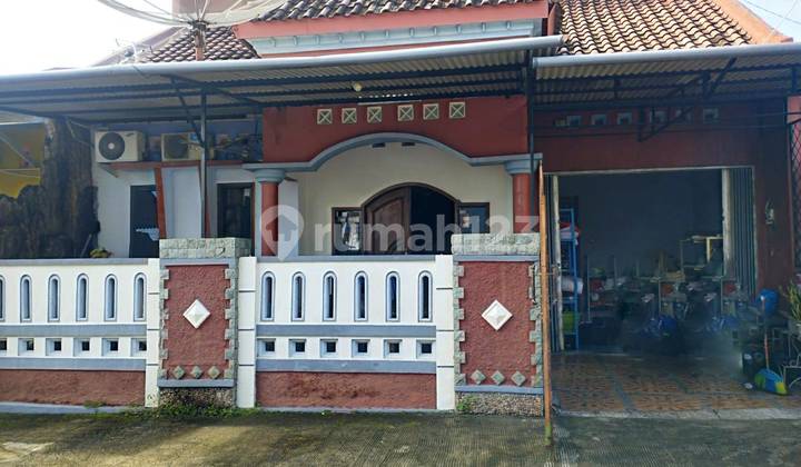 House for Sale - Strategic Location on Jl. Taman Borobudur Timur, Semarang 1