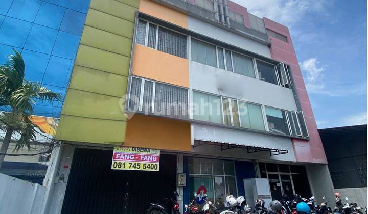 For Rent Well-Maintained 3-Storey Shop House at Jl. Brigjen Sudiarto Jl. Majapahit Semarang. 1