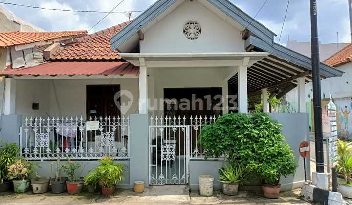 For Sale House Strategically Located in City Center on Jl. Batan Miroto, Semarang 1