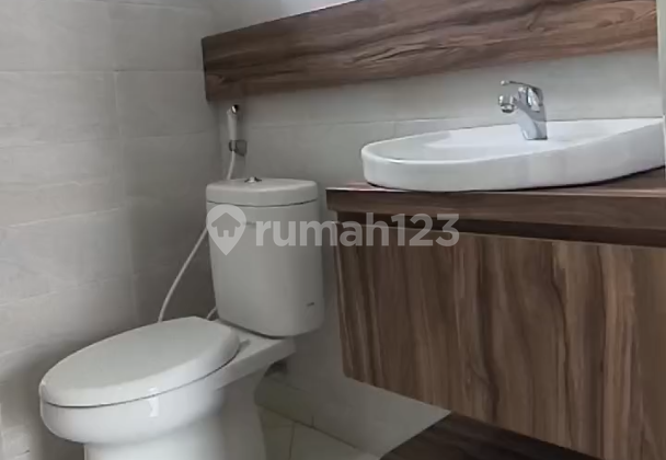 Dijual Rumah 2 Lantai Perum Kedaton Park Bsb Semarang 2
