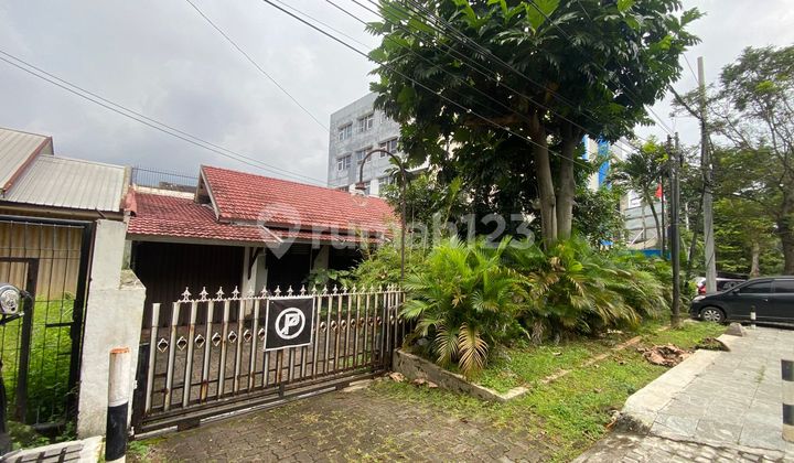 For Sale House Strategic Location on Jl. Mentri Supeno Semarang 1
