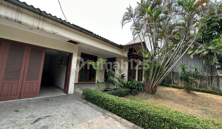 Habitable house in the Kemang area. 2