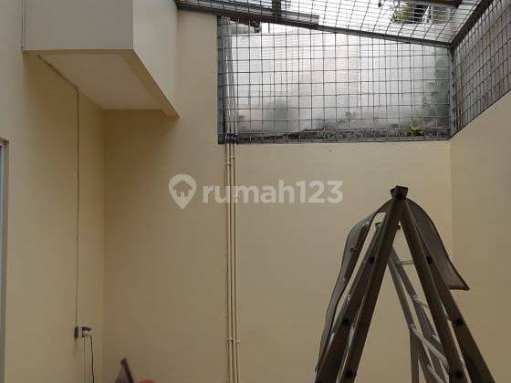 Murah,rumah 2 Lantai Bagus 1