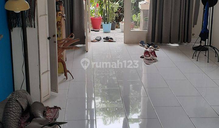 Rumah 2 Lantai Utara Butuh Renovasi 2