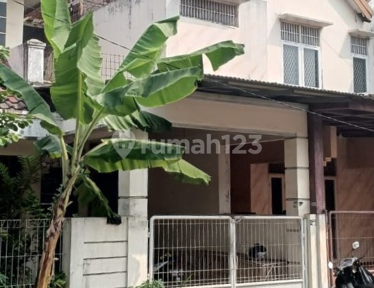 Rumah siap huni lokasi di Puri Gardena, 0022 Hos