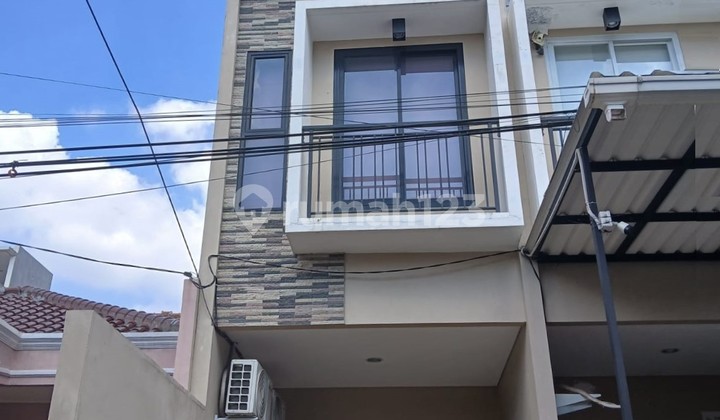 Rumah rapih siap huni lokasi strategis Jl. Palapa Kebon Jeruk,CRS