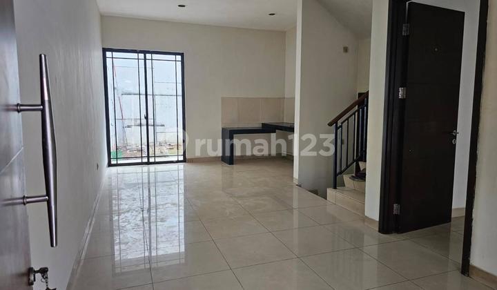 Dijual Rumah Siap Huni Di Green Lake City , Tangerang