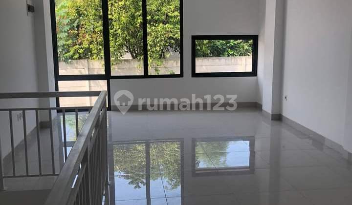 Ruko di Jalan Anggrek Loka Bsd Tangerang Selatan