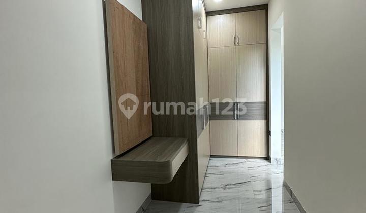 Dijual Rumah Bagus Semi Furnished di Alam Sutera 2